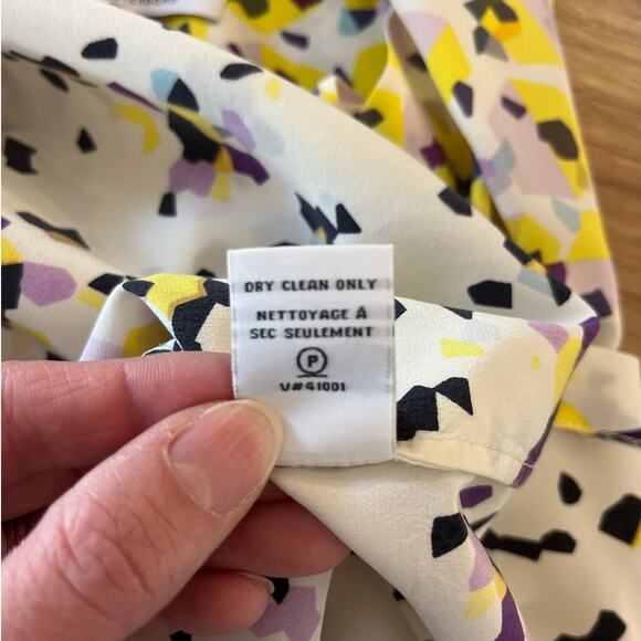 Diane Von Furstenberg Sleeveless Abstract Silk Blouse Size S Multicolor Flaw - Picture 7 of 9